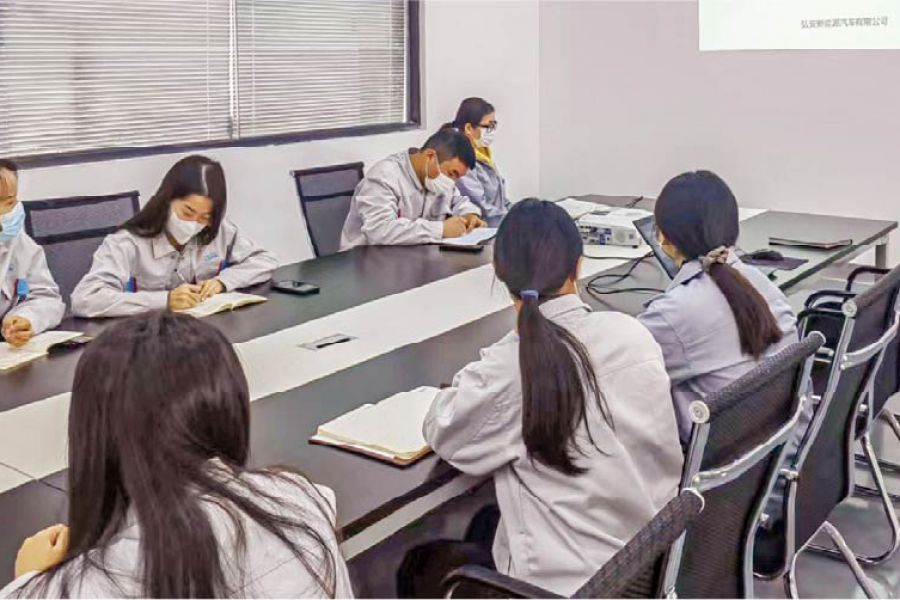 “岗位做贡献，，，团员展风采”座谈会